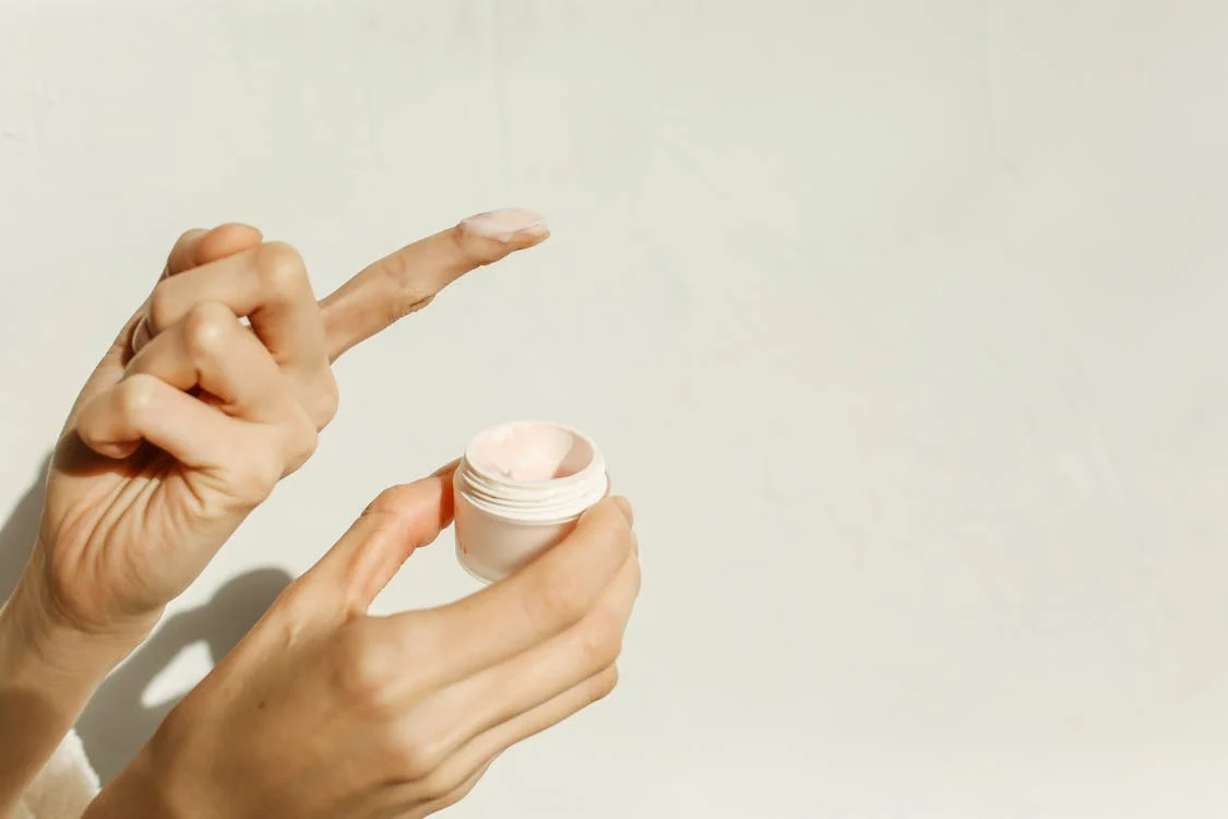kenapa pakai cream malam terasa panas